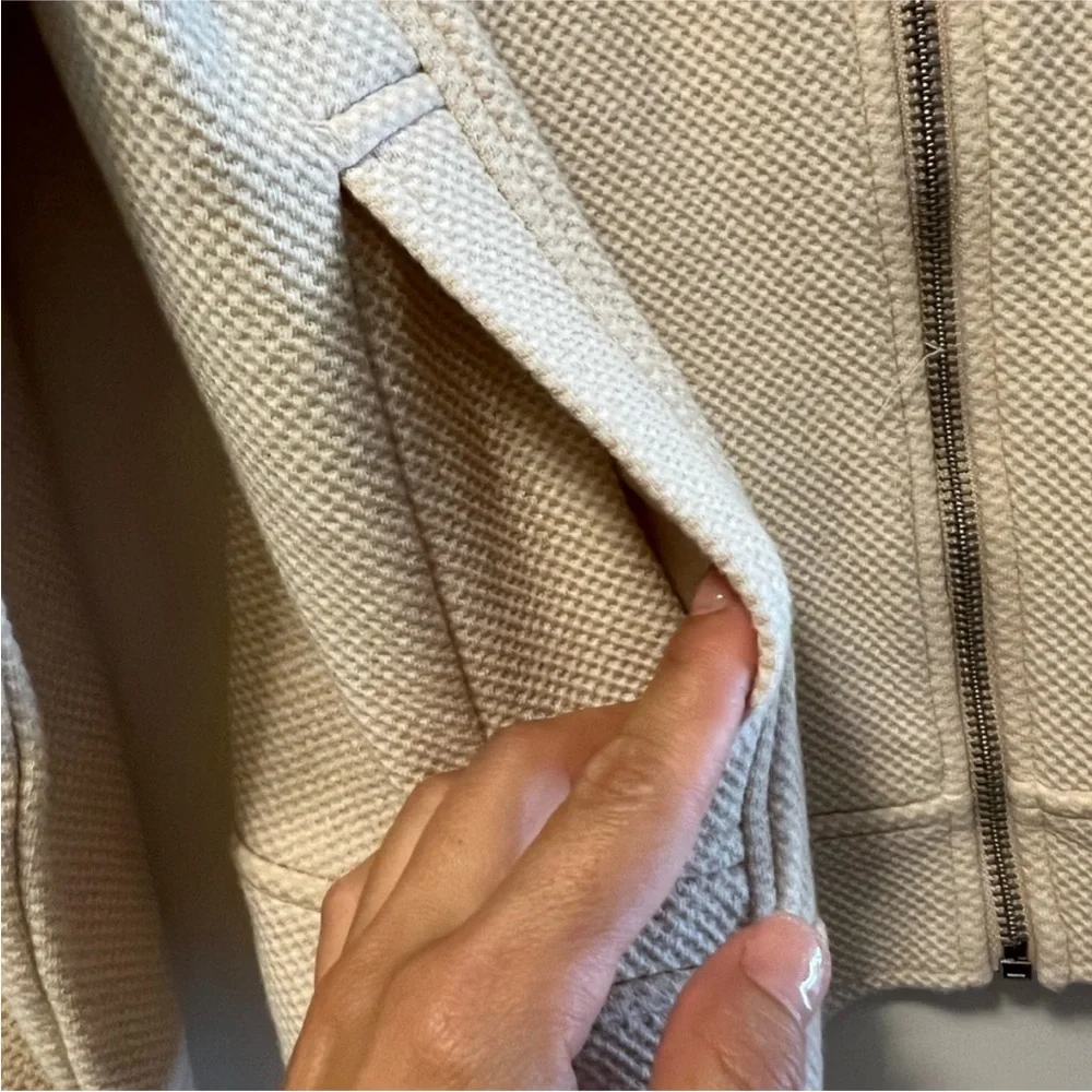 Banana Republic Cream Jacket - Picture 5 of 12